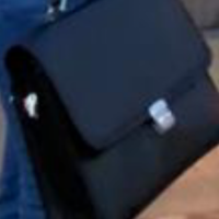 Потерян портфель черного цвета с документами