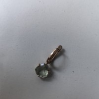 Потеряна Серёжка с зеленым камнем