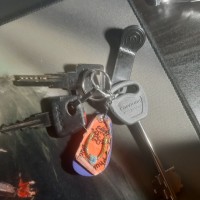 Найдены связка ключей в такси
