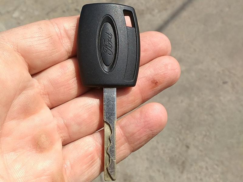 Найден ключ от автомобиля Ford