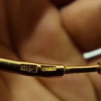 Утеряна золотая серёжка - кольцо.