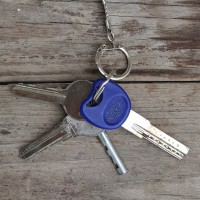 Найдены ключи с брелком на ул.51й Армии 58
