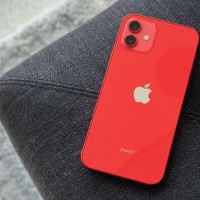 Потерян Iphone 12 красного цвета в белом чехле