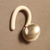 Потерян наушник